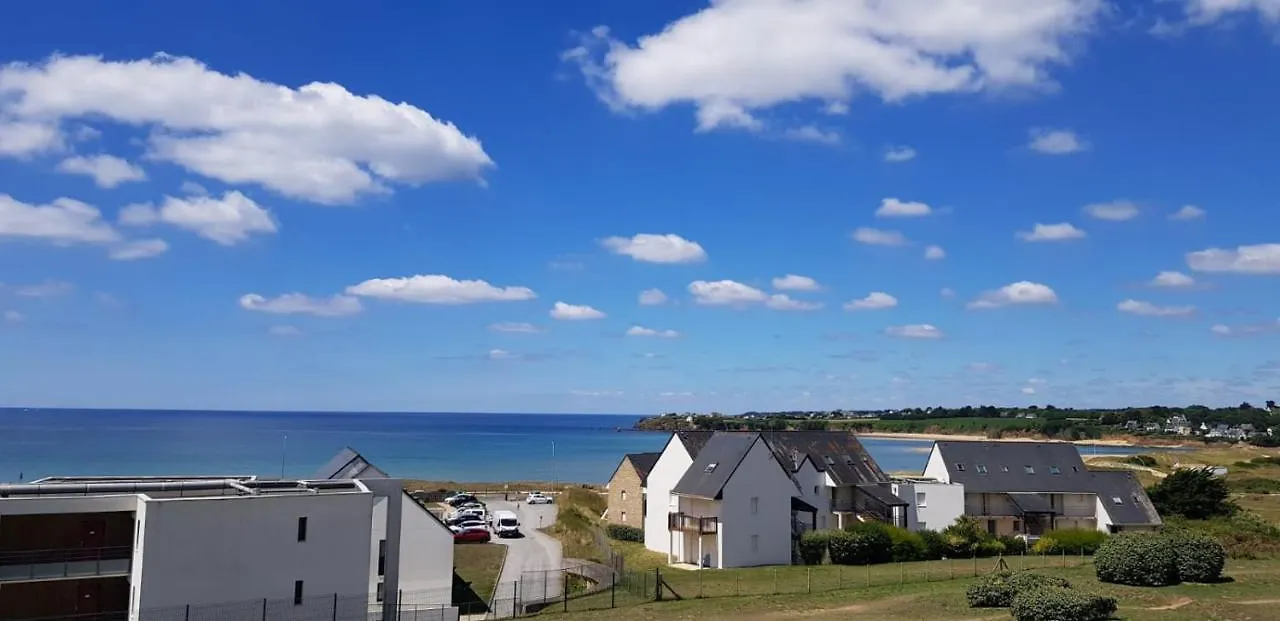 Holiday home Maisonnette De Vacances Au Bord De L'Eau Guidel