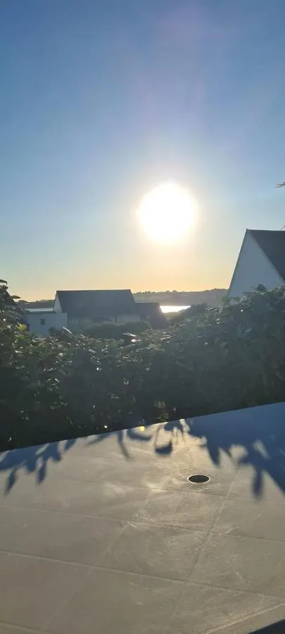 Holiday home Maisonnette De Vacances Au Bord De L'Eau Guidel