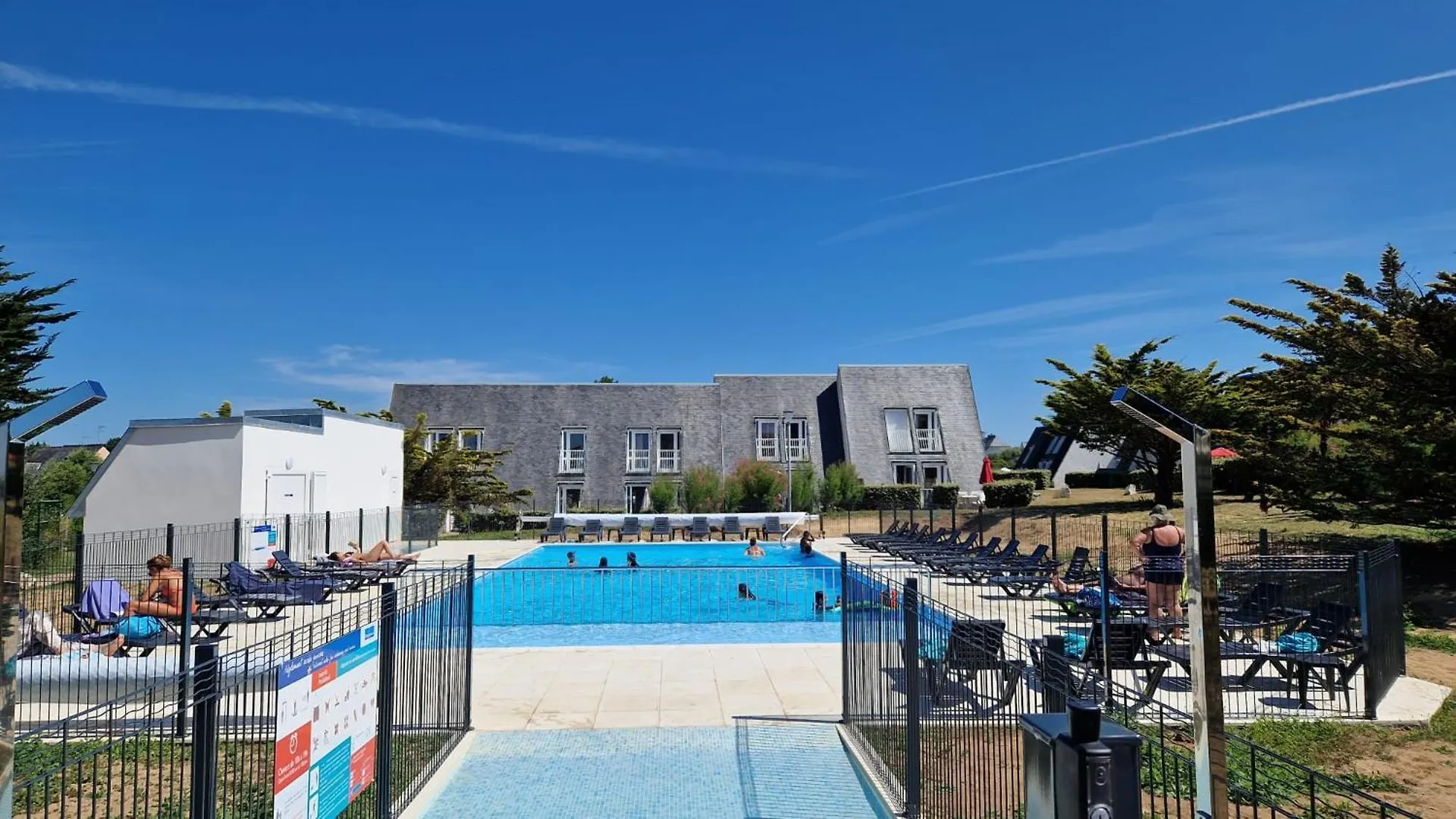 Holiday home Maisonnette De Vacances Au Bord De L'Eau Guidel